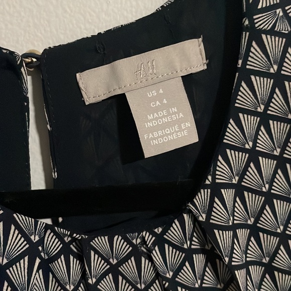 H&M Navy Patterned Sleeveless Dress - Picture 4 of 4